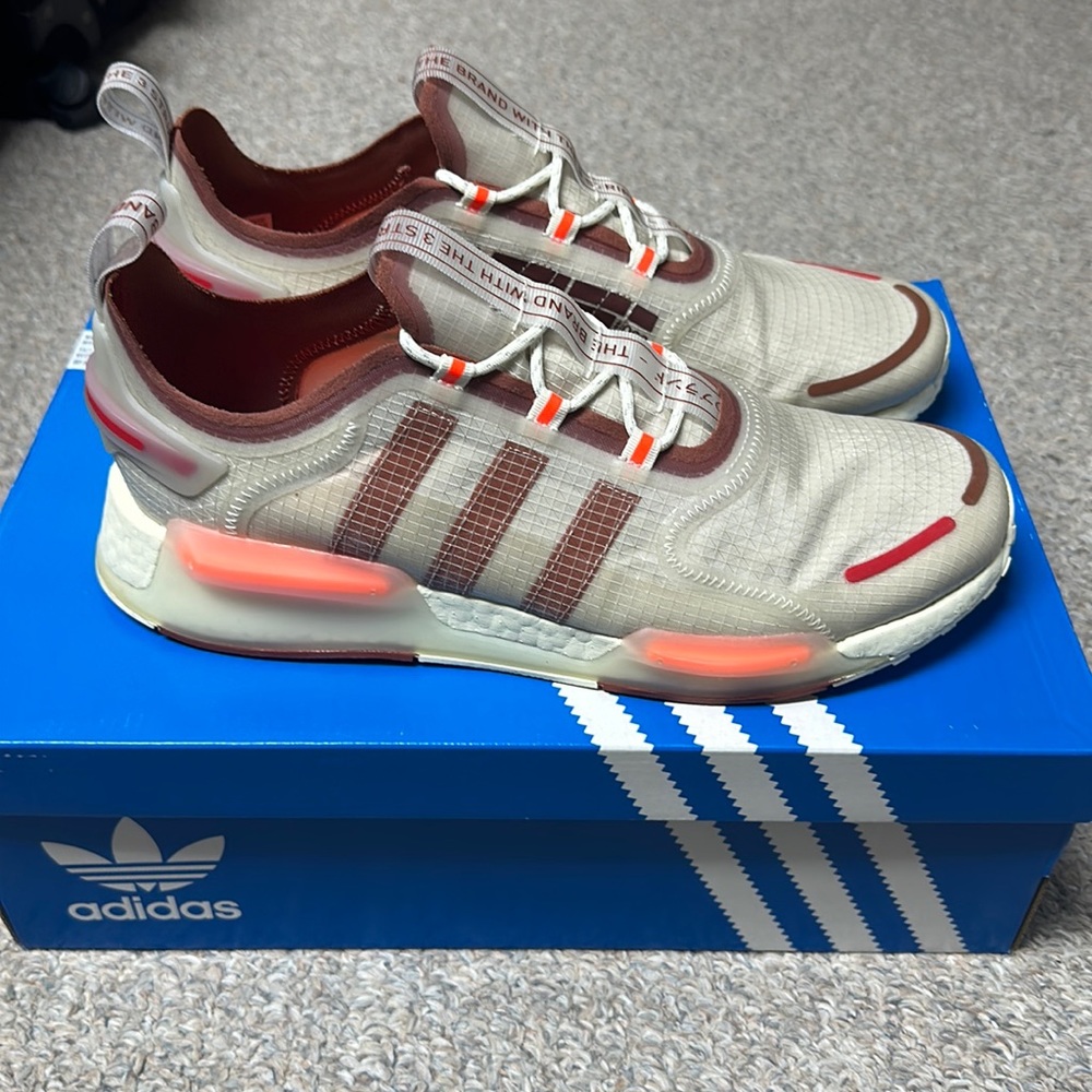 Adidas NMD _ V3